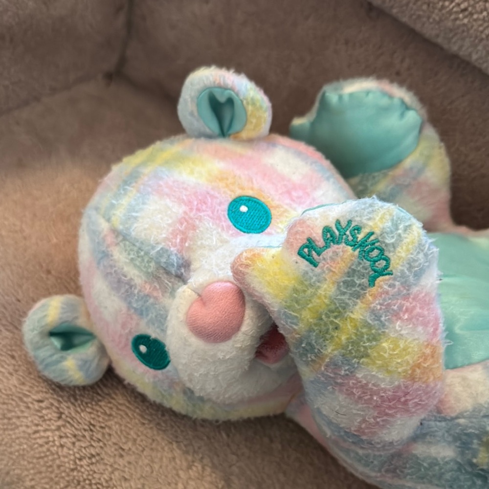 1996 Playskool Snuzzles Pastel Plaid Thumb Sucking Bear